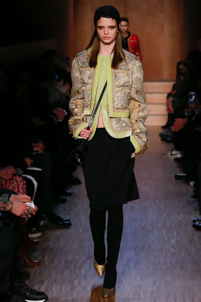 Look 22